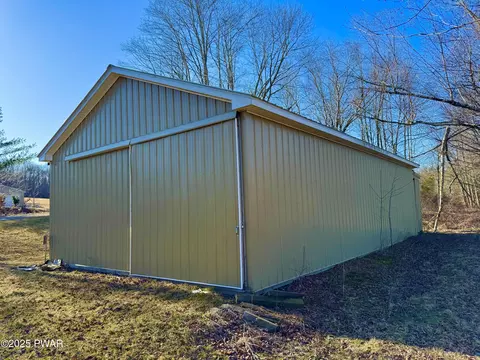 338 Layton Rd, Equinunk, PA 18417
