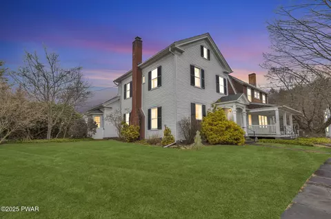 305 16th St, Honesdale, PA 18431