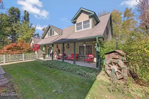 149 S Fairway Dr, Lake Ariel, PA 18436