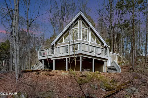 113 Ruffed Grouse Dr, Greentown, PA 18426