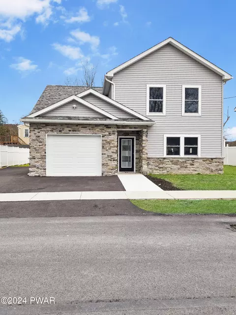 3 Avenue K, Matamoras, PA 18336