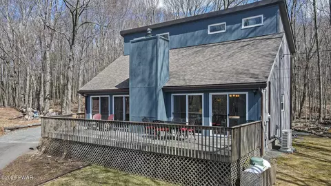 543 Lakeview Dr, Lake Ariel, PA 18436
