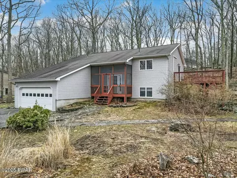 120 High Meadow Dr, Milford, PA 18337
