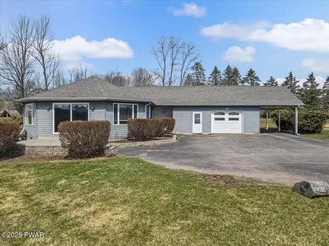 11 Top Of The Hill Dr, Honesdale, PA 18431