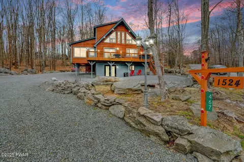 467 Lakeview Dr, Lake Ariel, PA 18436