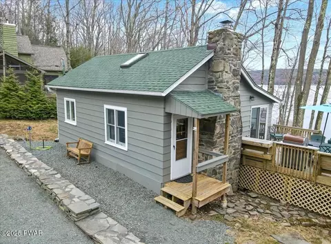 12 E Lakeside Dr, Lakeville, PA 18438
