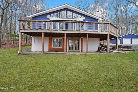 103 Wood Haven Ct, Milford, PA 18337