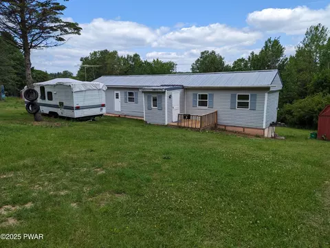 2664 Bldgd Lake Ariel Hwy, Honesdale, PA 18431