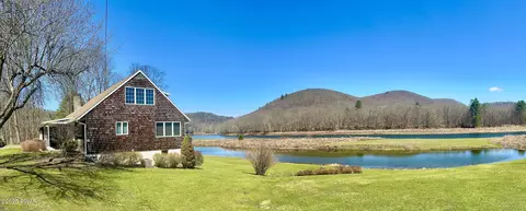 4752 Hancock Hwy, Equinunk, PA 18417