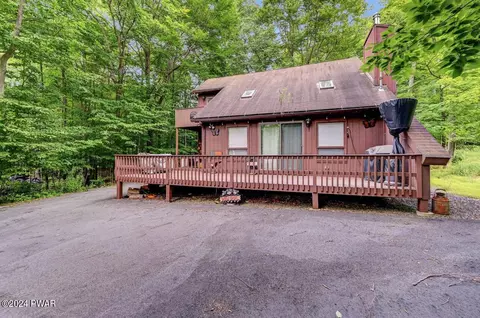3179 Avoy Pl, Lake Ariel, PA 18436