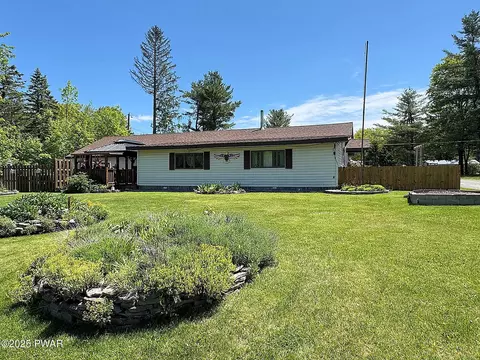 896 Rt 390, Greentown, PA 18426