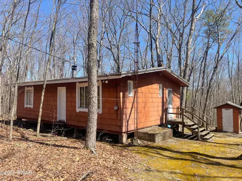 159 Five Mile Meadow Rd, Dingmans Ferry, PA 18328