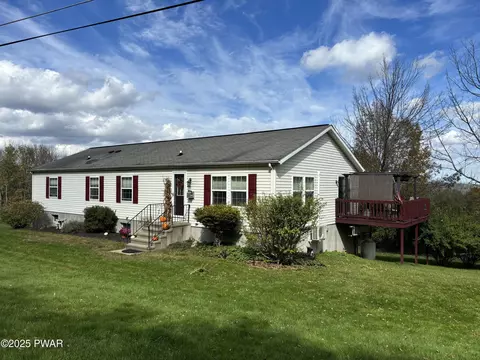45 Deer Ln, Honesdale, PA 18431
