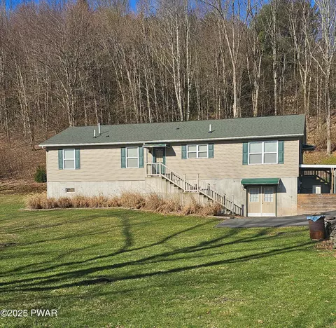 27 Bryant Rd, Honesdale, PA 18431