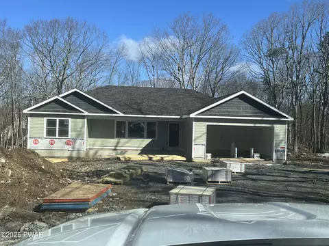 107 Plum Lane Ln, Milford, PA 18337
