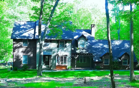 192 Winchester Dr, East Stroudsburg, PA 18301
