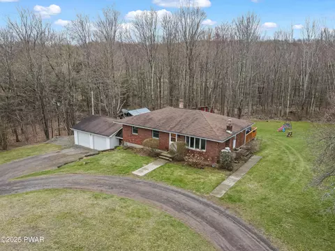 112 Spring Hill Rd, Moscow, PA 18444