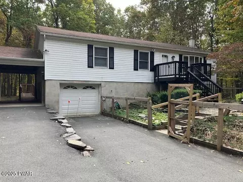 120 Forest View Dr, Hawley, PA 18428