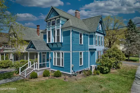 1403 Main St, Honesdale, PA 18431