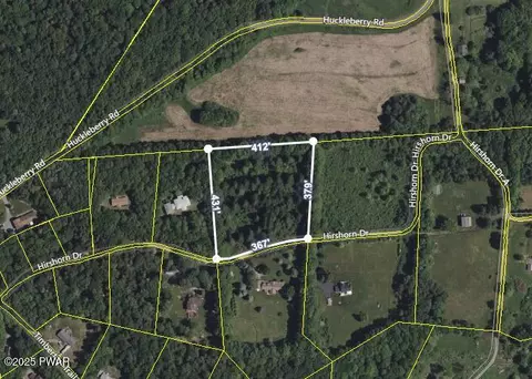 Hirshorn Drive, Newfoundland, PA 18445