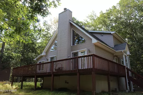 143 Heritage Dr, Lackawaxen, PA 18435
