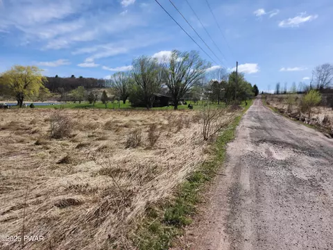 Slater Road, Beach Lake, PA 18405