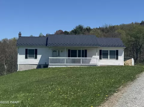 172 Hillview Dr, Factoryville, PA 18419