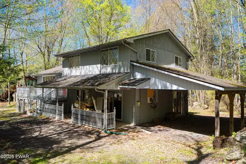 3 N Gate Ct, Lake Ariel, PA 18436