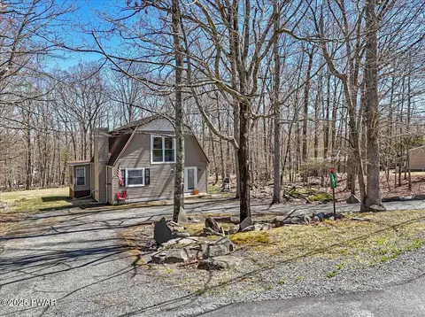 141 Karl Hope Blvd, Lackawaxen, PA 18435