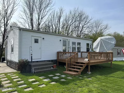123 Buckingham Hts, Moscow, PA 18444