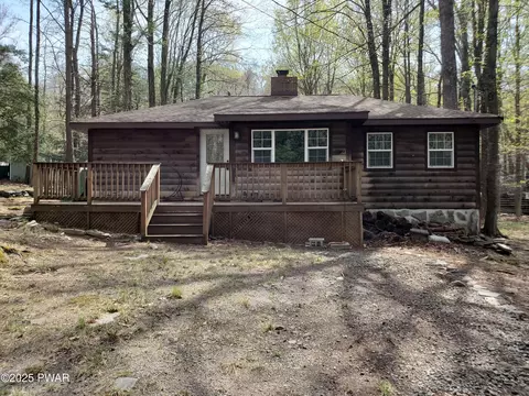 103 Hickory Dr, Greentown, PA 18426
