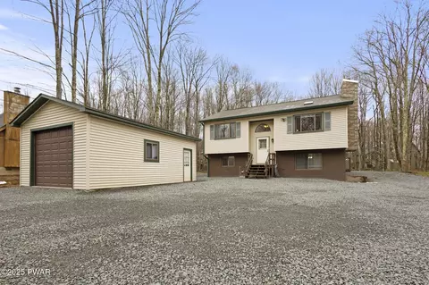 104 Rockway Rd, Lake Ariel, PA 18436