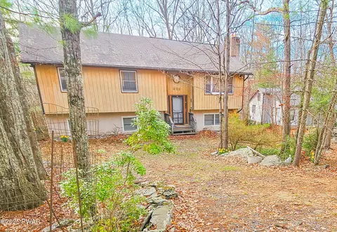 133 Pebble Rock Rd, Lackawaxen, PA 18435