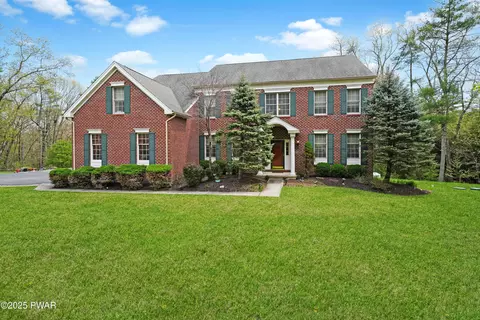 173 Skyline Dr, Milford, PA 18337