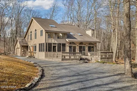 165 Lake In The Clouds Rd, Canadensis, PA 18325