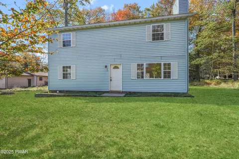 1147 Placid Ln, Tobyhanna, PA 18466