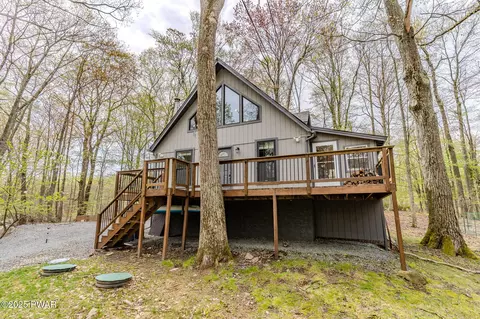 112 Butternut Ln, Greentown, PA 18426