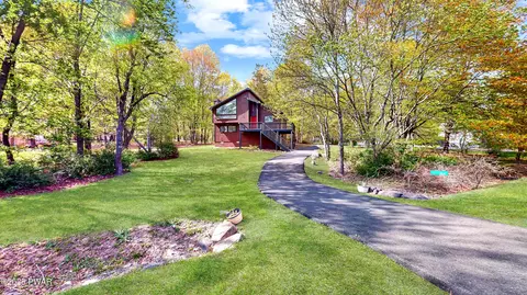 244 Kirkham Rd, Bushkill, PA 18324