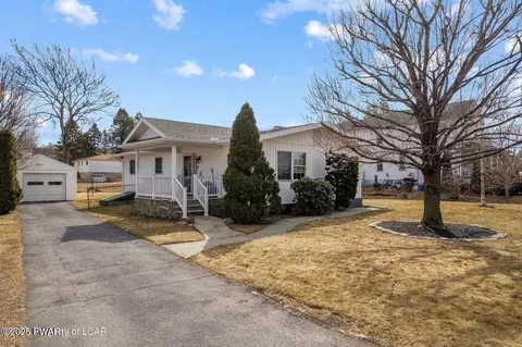 822 Foote Ave, Duryea, PA 18642