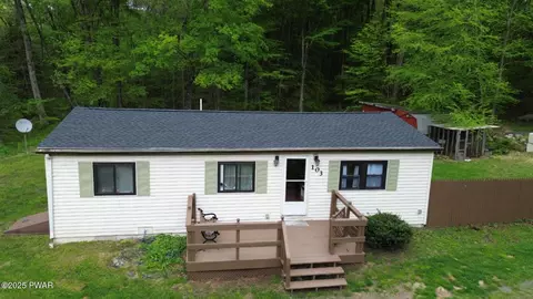 103 Sand Spring Dr, Greentown, PA 18426