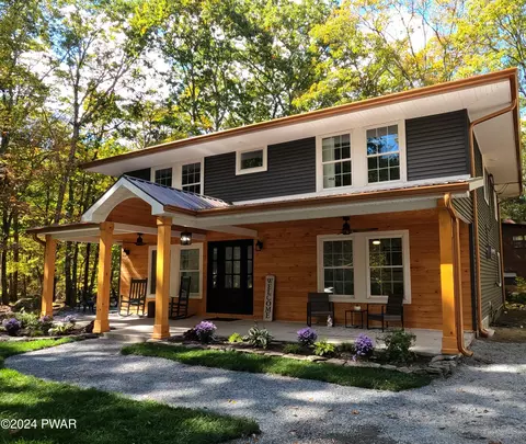 100 Cliff Dr, Lords Valley, PA 18328