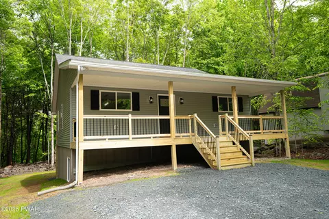 34 Thornwood Ter, Lake Ariel, PA 18436