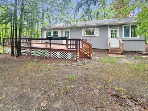 105 Limestone Ct, Milford, PA 18337