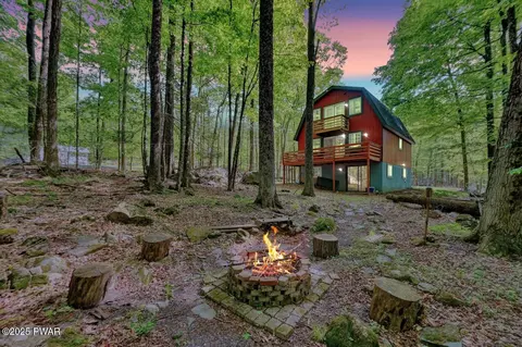 3538 Chestnut Hill Dr, Lake Ariel, PA 18436