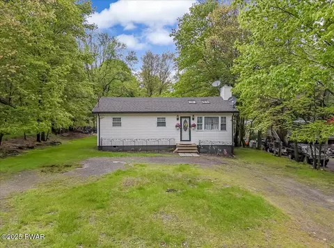 147 Spring Dr, Dingmans Ferry, PA 18328 photo 4