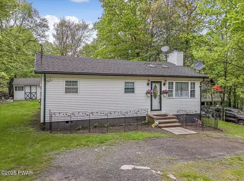 147 Spring Dr, Dingmans Ferry, PA 18328 photo 5