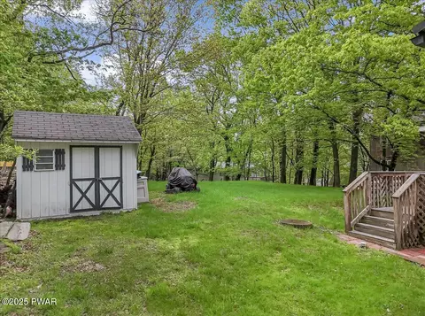 147 Spring Dr, Dingmans Ferry, PA 18328 photo 39