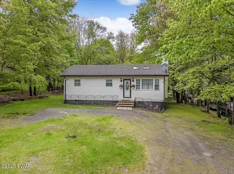 147 Spring Dr, Dingmans Ferry, PA 18328 photo 6