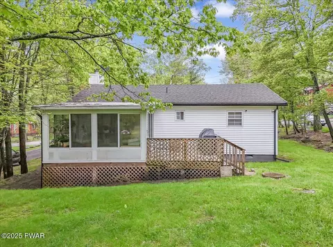 147 Spring Dr, Dingmans Ferry, PA 18328 photo 42