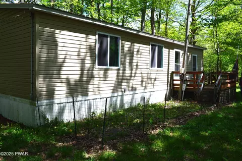 36 Blue Sky Path, Gouldsboro, PA 18424